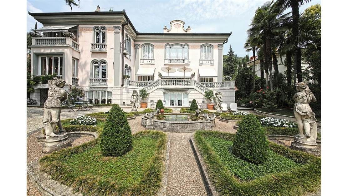 Villa par le Lac de Garde, Italie, 700 m² - image 1