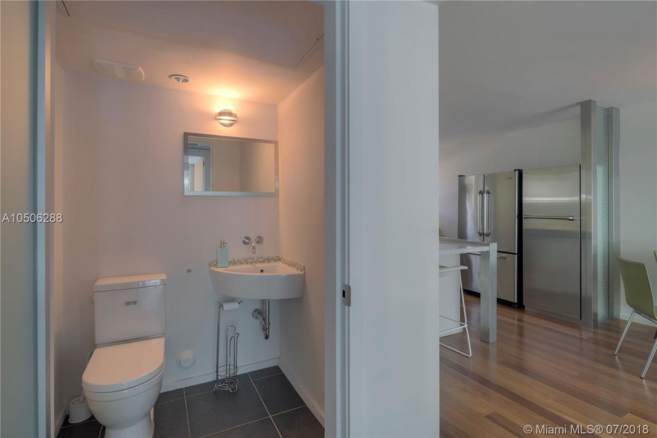 Flat in Miami, USA, 80 m² - picture 12