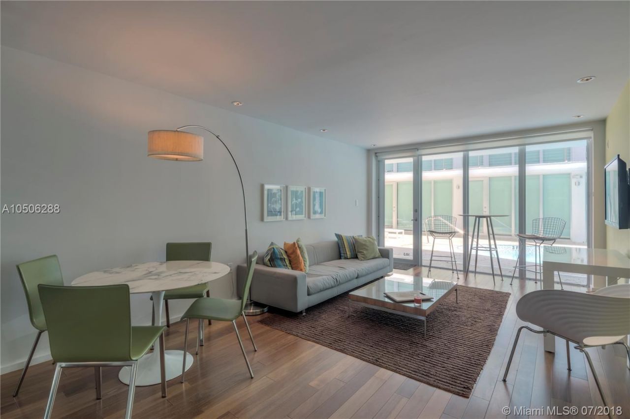 Flat in Miami, USA, 80 m² - picture 2