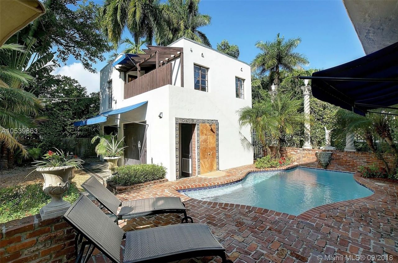 Maison à Miami, États-Unis, 300 m² - image 2