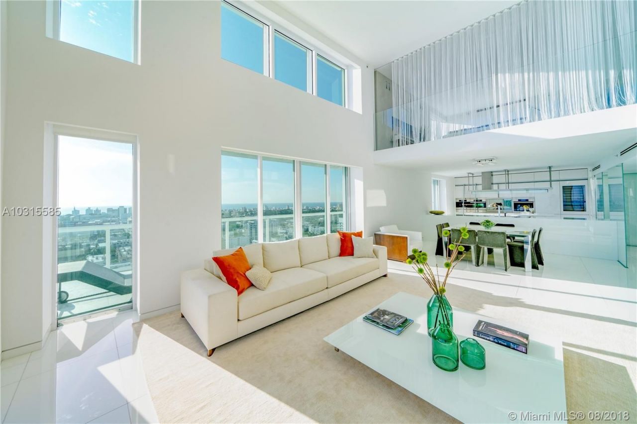 Penthouse in Miami, USA, 450 m² - picture 1