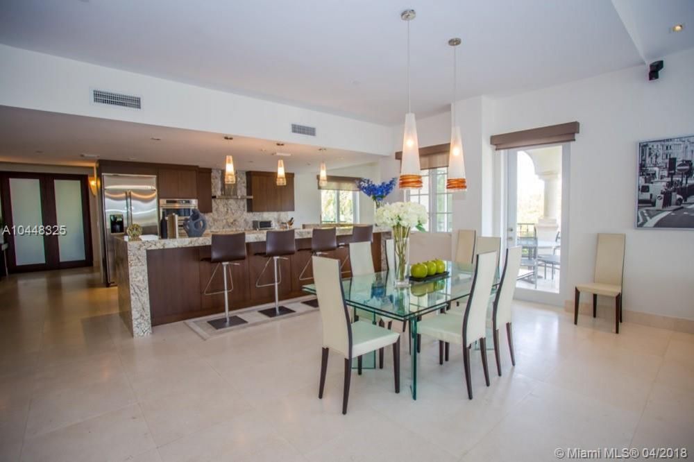 Ático en Miami, Estados Unidos, 270 m² - imagen 12