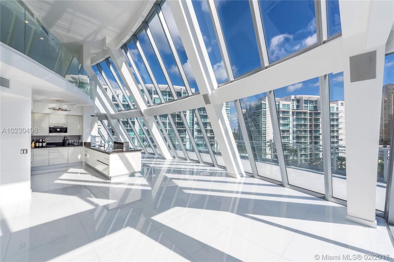 Ático en Miami, Estados Unidos, 460 m² - imagen 2