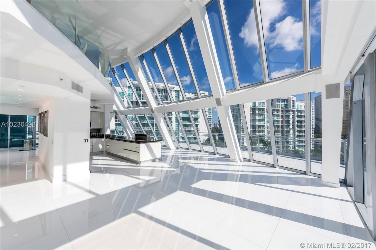 Penthouse in Miami, USA, 460 m² - picture 1