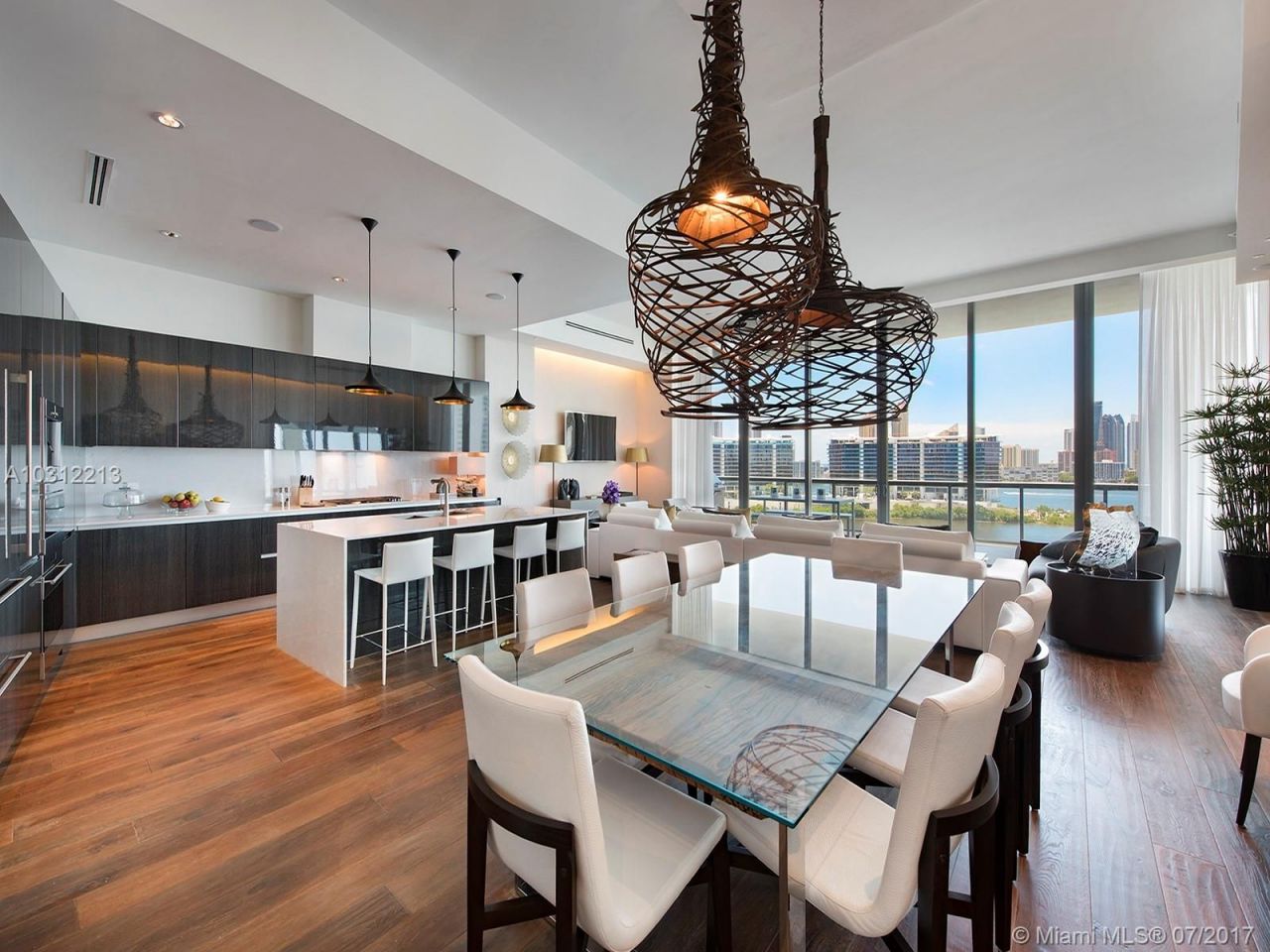 Penthouse in Miami, USA, 290 m² - picture 4