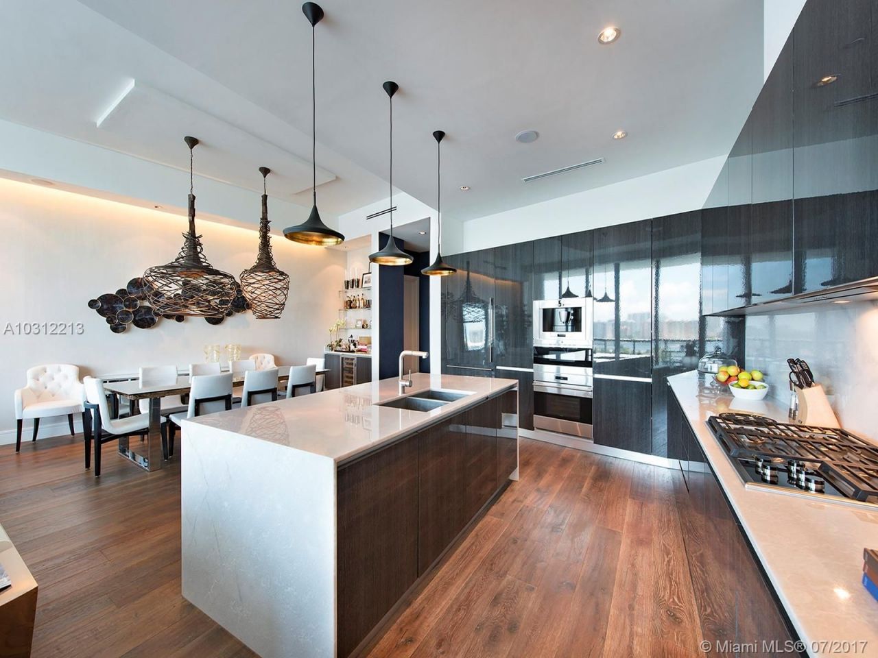 Penthouse in Miami, USA, 290 m² - picture 12