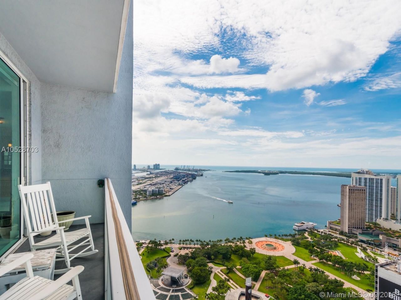 Penthouse à Miami, États-Unis, 300 m² - image 1