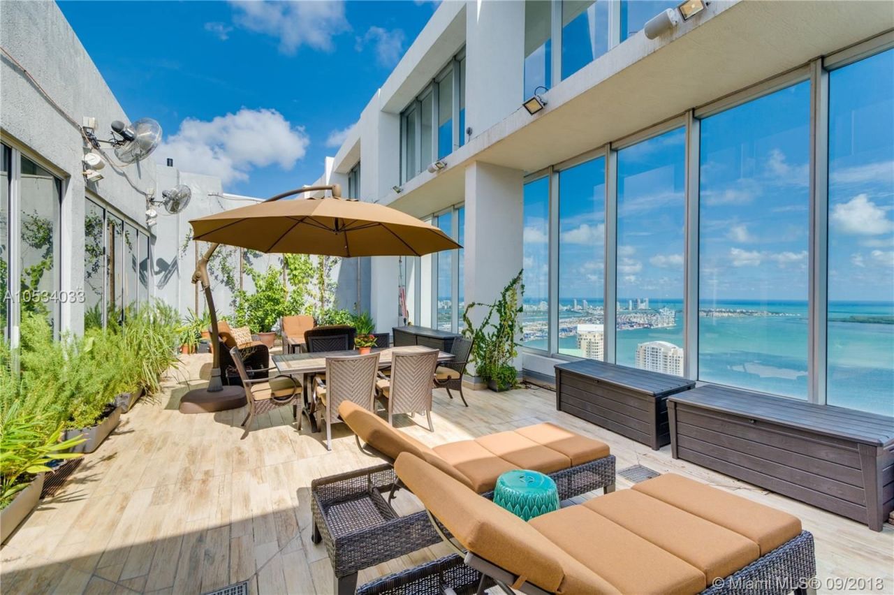 Penthouse in Miami, USA, 190 m² - picture 2