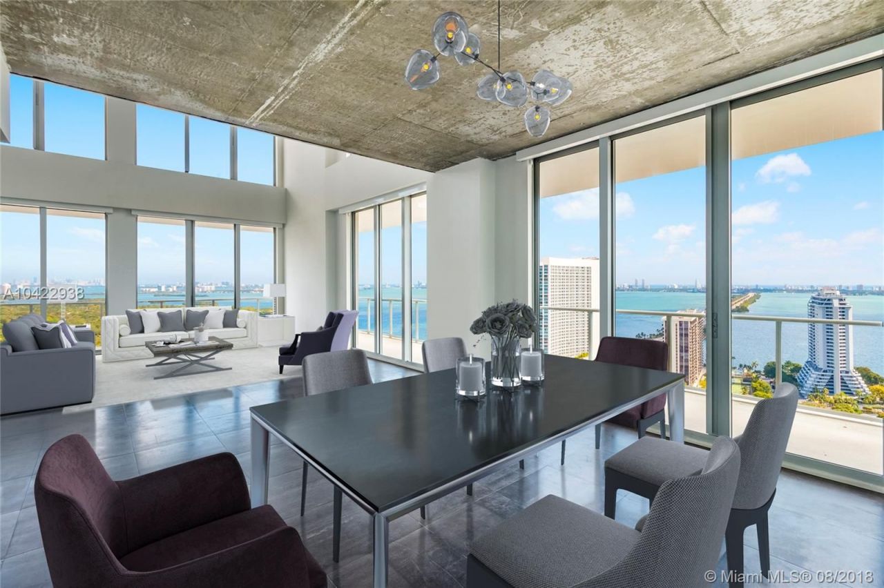 Penthouse in Miami, USA, 310 m² - picture 1