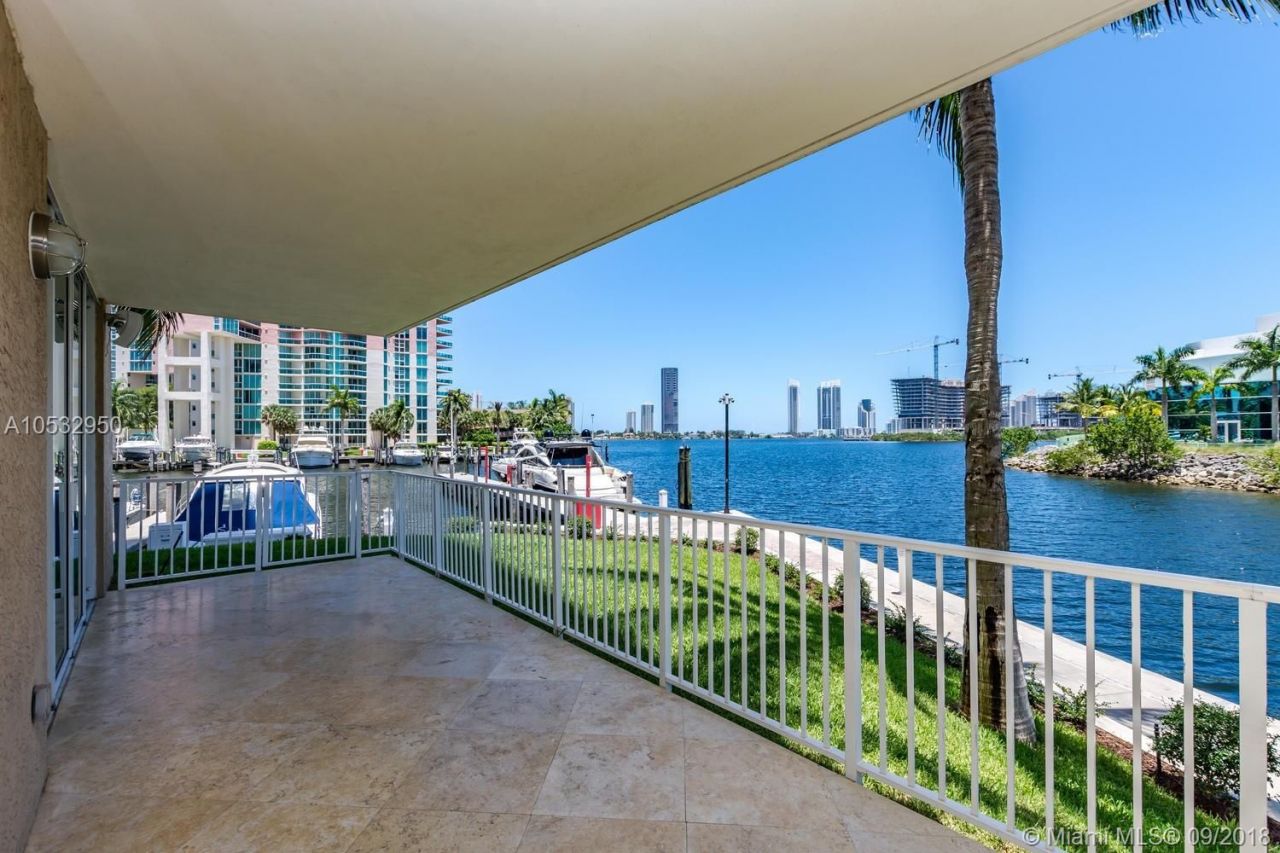 Appartement à Miami, États-Unis, 220 m² - image 2