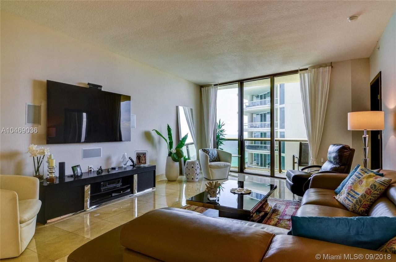 Flat in Miami, USA, 170 m² - picture 10
