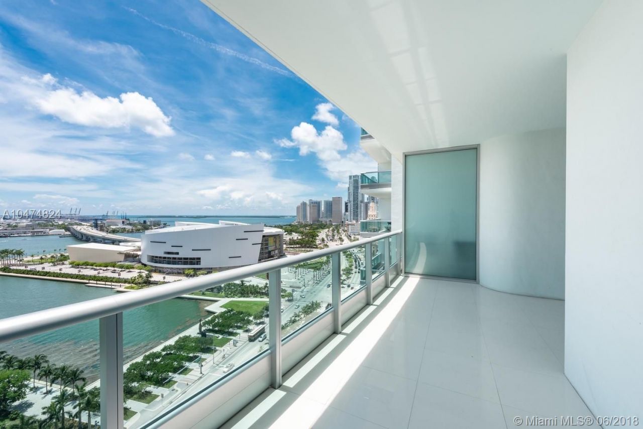 Appartement à Miami, États-Unis, 150 m² - image 1