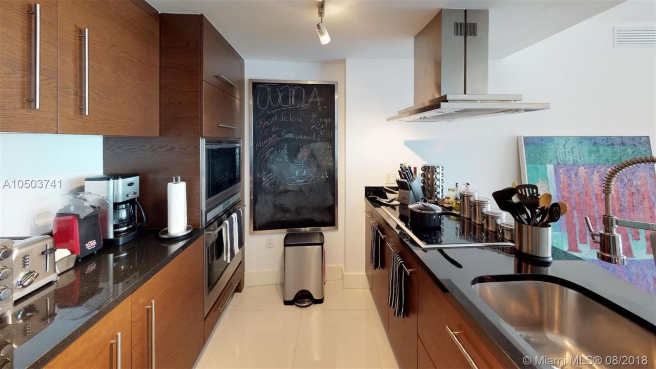 Flat in Miami, USA, 130 m² - picture 6