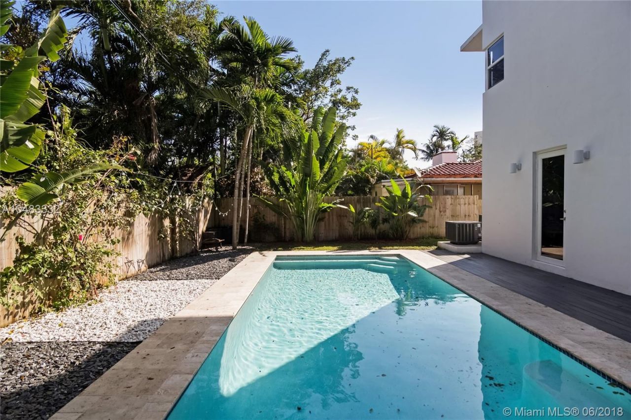 House in Miami, USA, 200 m² - picture 2