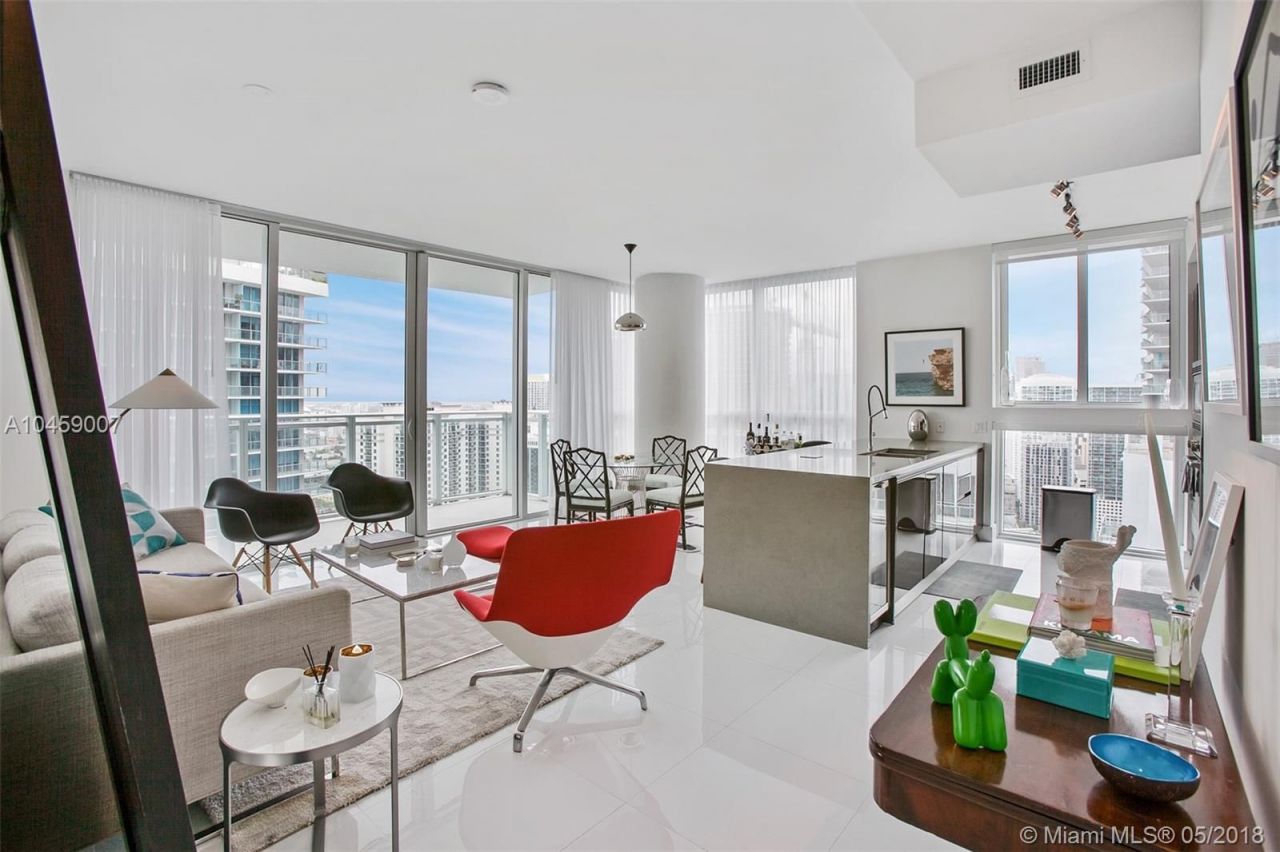 Appartement à Miami, États-Unis, 110 m² - image 1