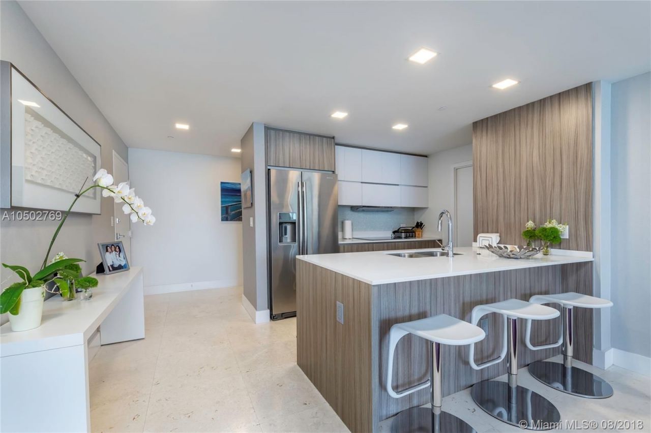 Appartement à Miami, États-Unis, 150 m² - image 2