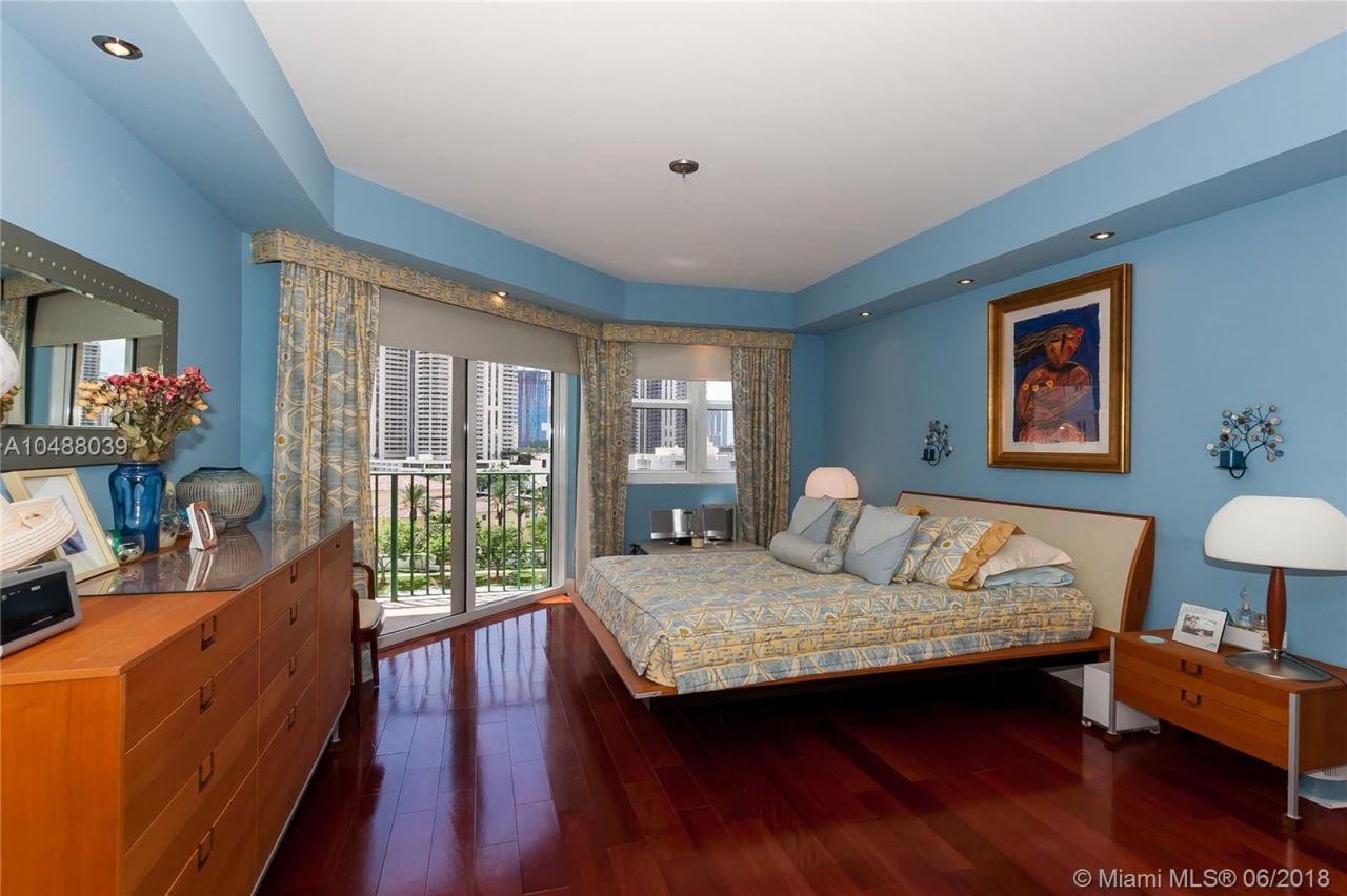 Piso en Miami, Estados Unidos, 150 m² - imagen 7