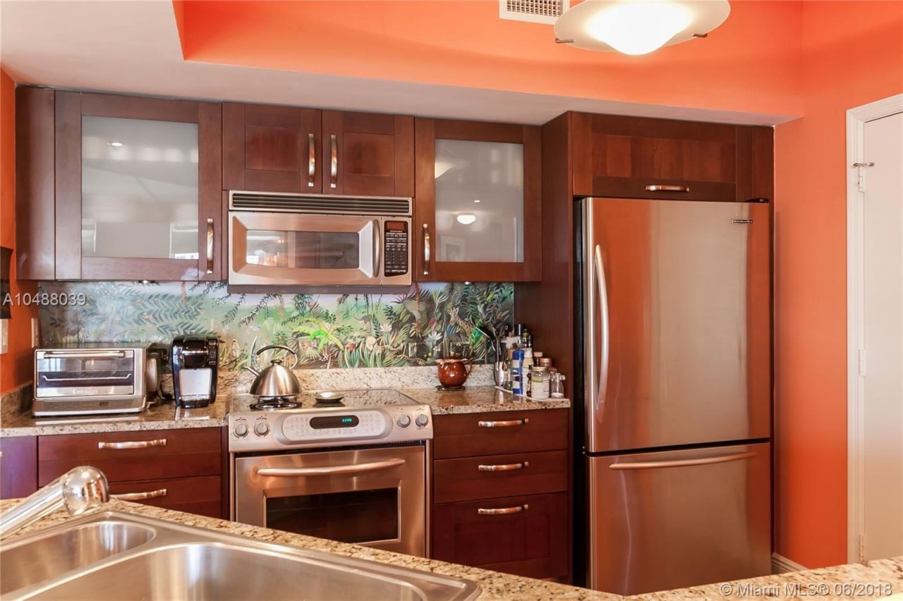 Piso en Miami, Estados Unidos, 150 m² - imagen 2