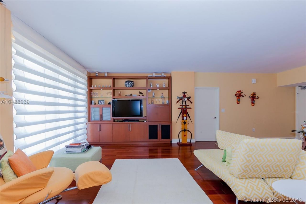 Piso en Miami, Estados Unidos, 150 m² - imagen 10