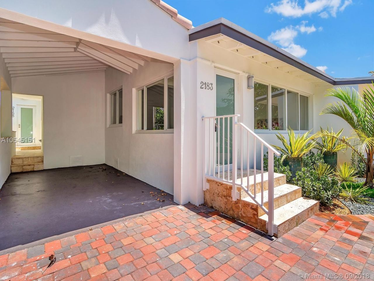 House in Miami, USA, 240 m² - picture 2