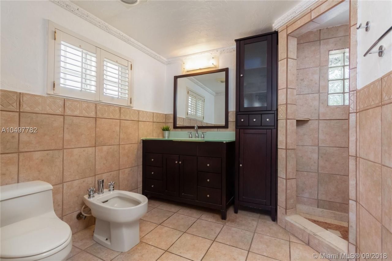 Casa en Miami, Estados Unidos, 180 m² - imagen 11