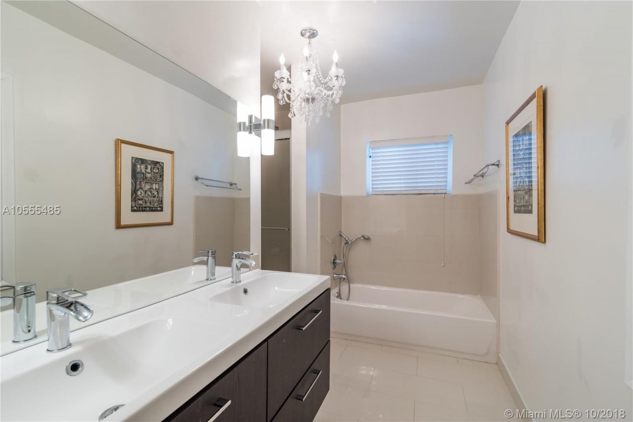 House in Miami, USA, 210 m² - picture 5