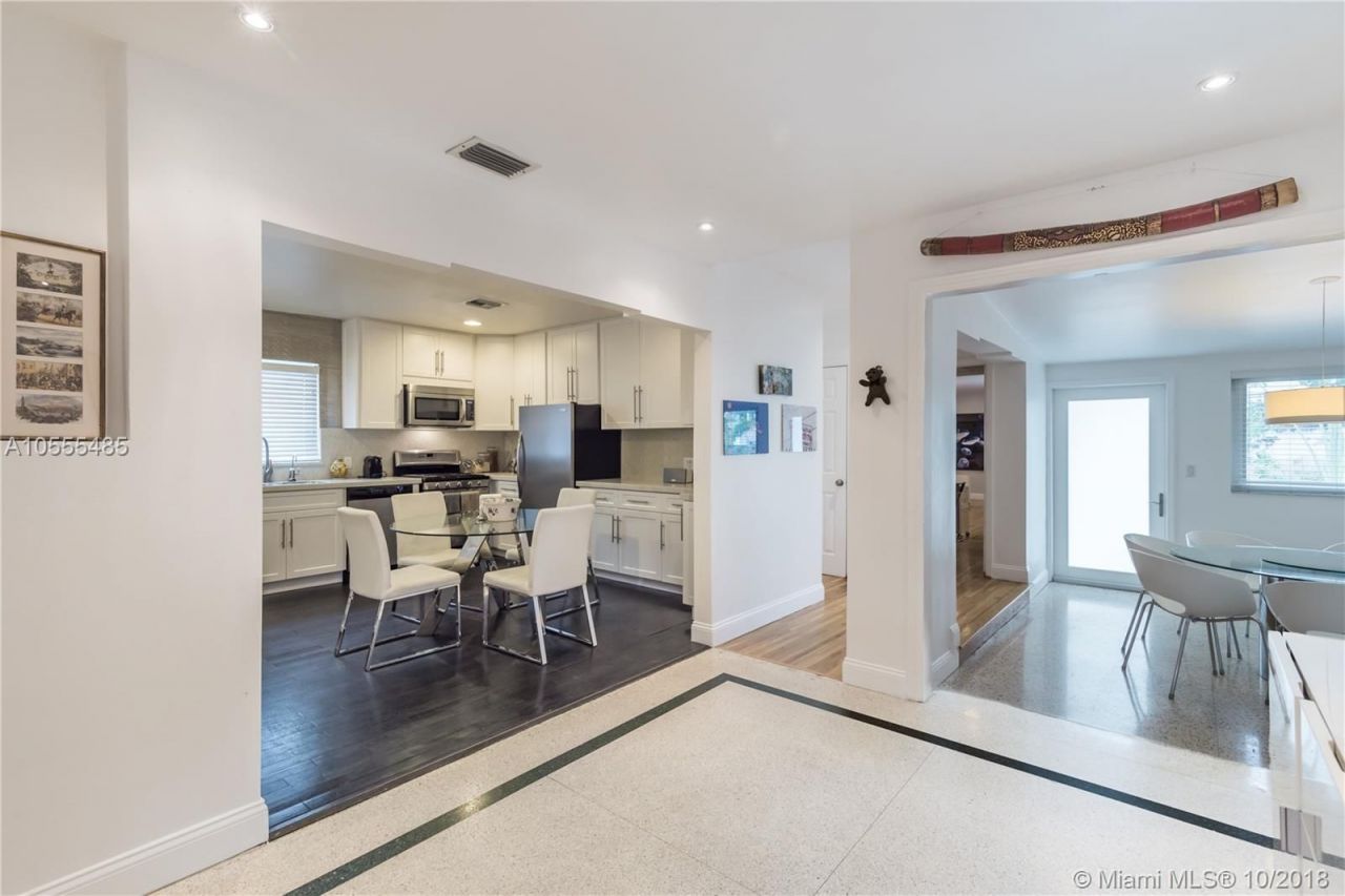 House in Miami, USA, 210 m² - picture 11