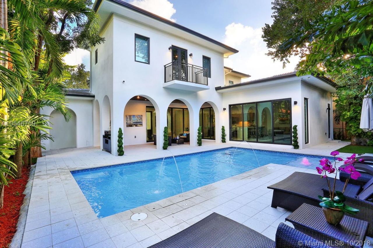 Villa in Miami, USA, 380 m² - Foto 1