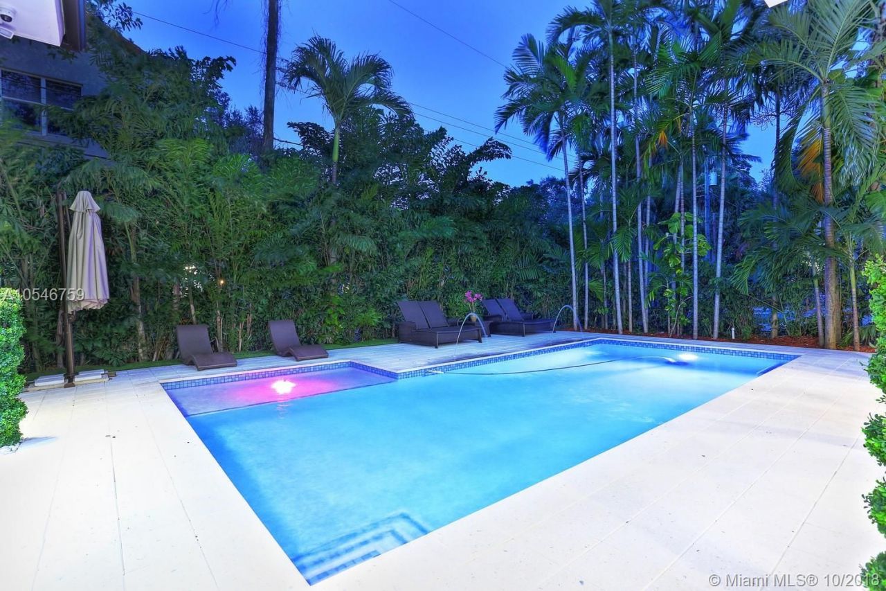 Villa en Miami, Estados Unidos, 380 m² - imagen 7