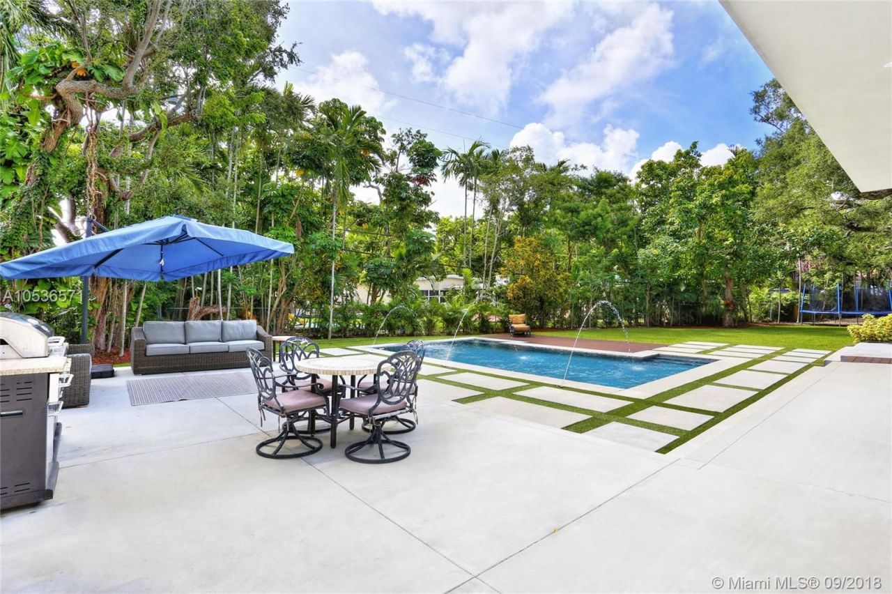 Villa en Miami, Estados Unidos, 480 m² - imagen 2