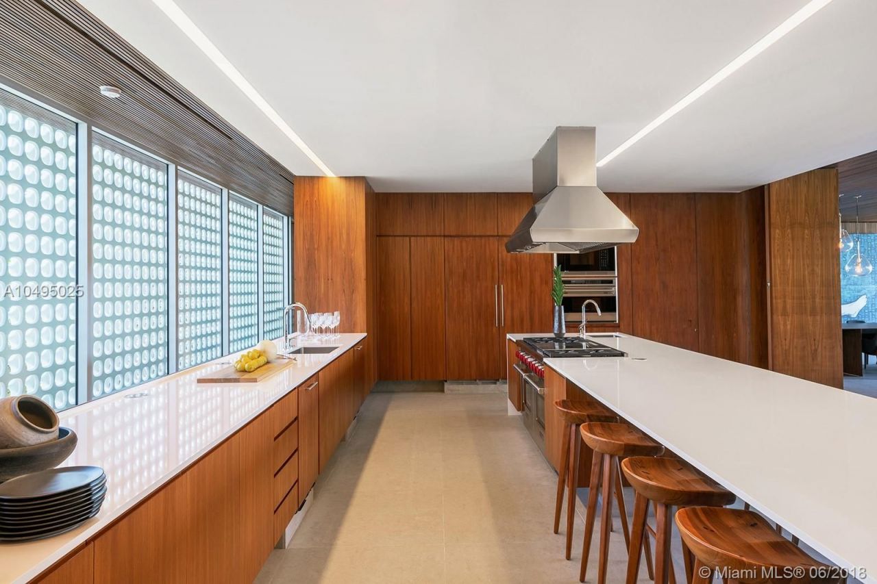 Villa a Miami, USA, 1 400 m² - foto 6