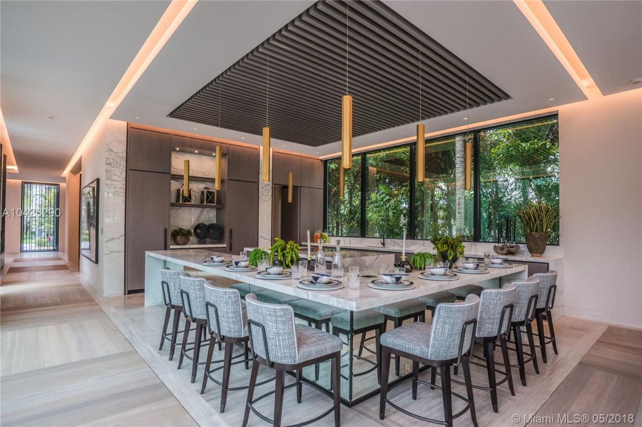 Villa à Miami, États-Unis, 1 200 m² - image 5