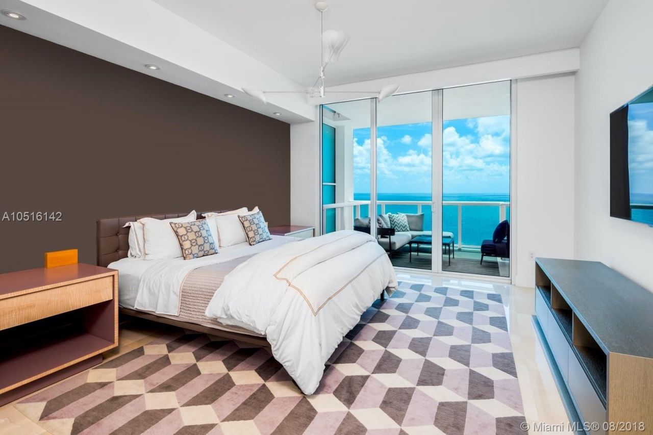 Apartamento en Miami, Estados Unidos, 250 m² - imagen 2