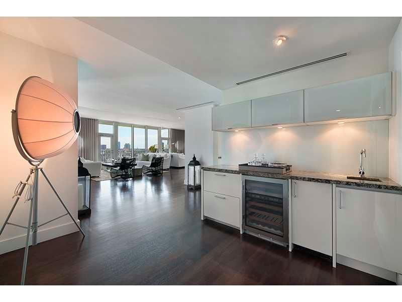 Penthouse in Miami, USA, 360 m² - picture 14