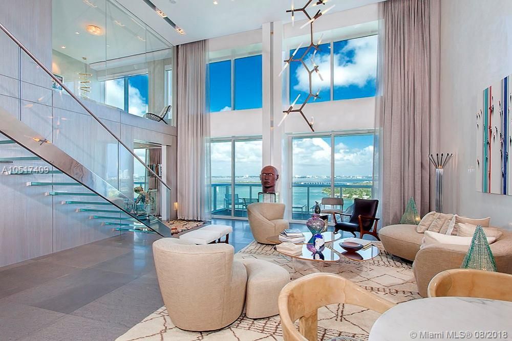 Penthouse in Miami, USA, 640 m² - picture 1