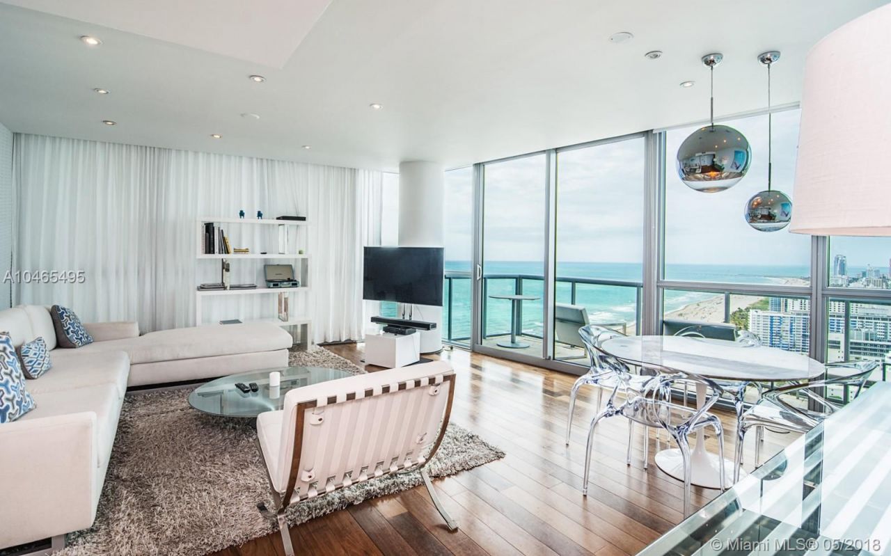 Apartamento en Miami, Estados Unidos, 110 m² - imagen 1