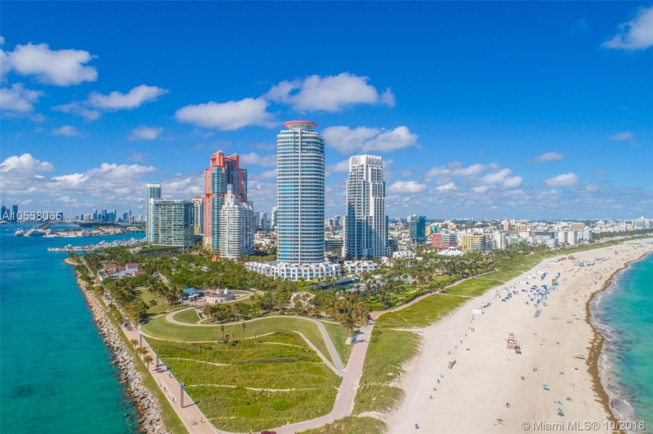 Apartamento en Miami, Estados Unidos, 150 m² - imagen 1