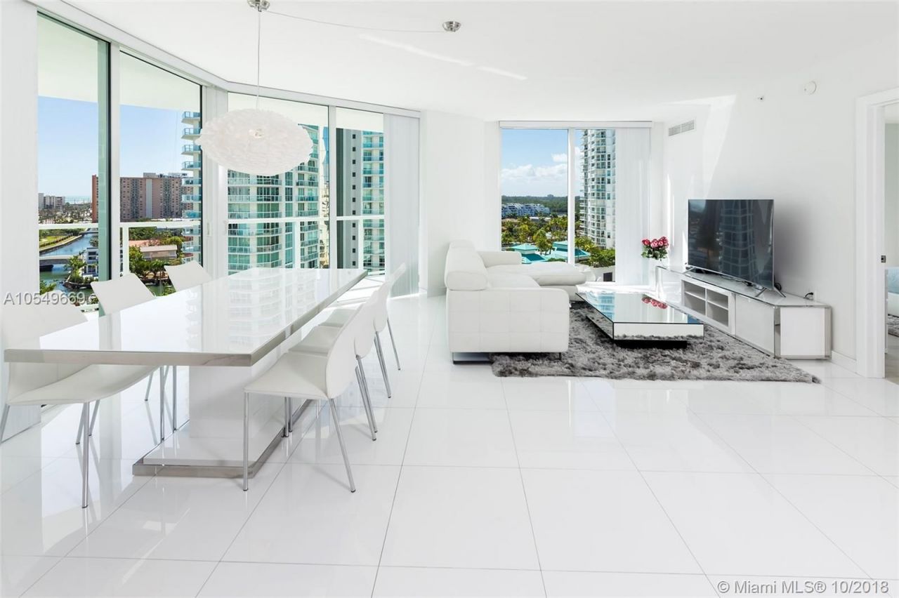 Apartment in Miami, USA, 160 m² - picture 1