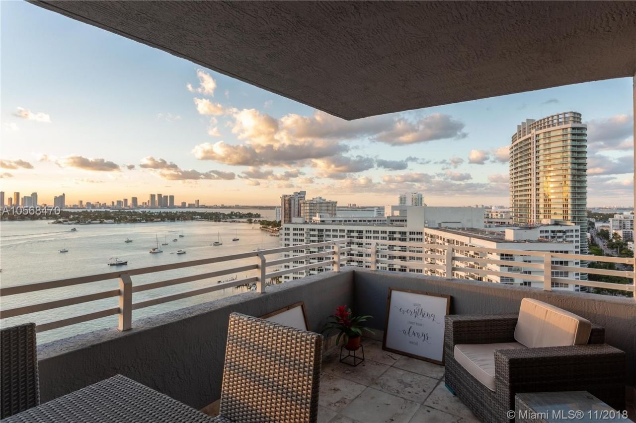 Apartment in Miami, USA, 120 m² - picture 1