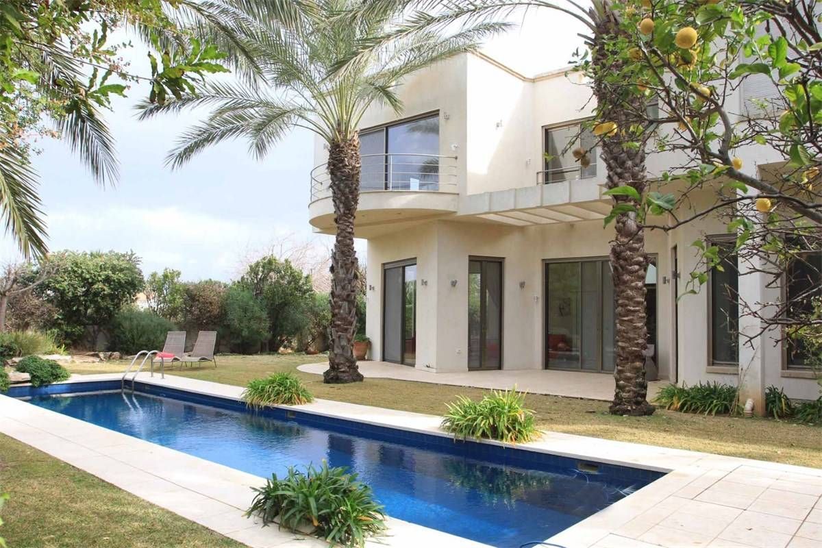 House in Caesarea, Israel, 320 m² - picture 1