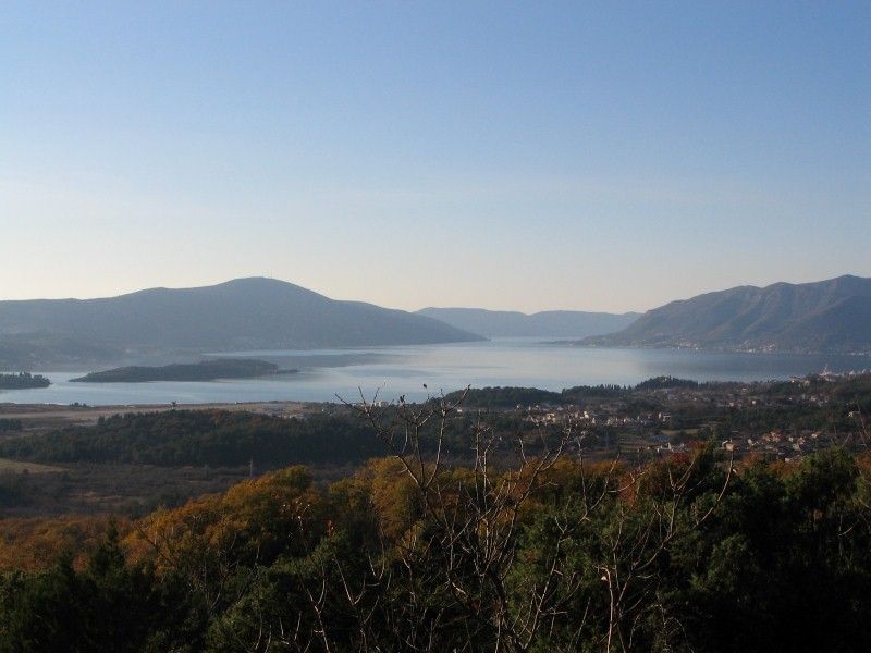 Grundstück in Tivat, Montenegro, 20 000 m² - Foto 1