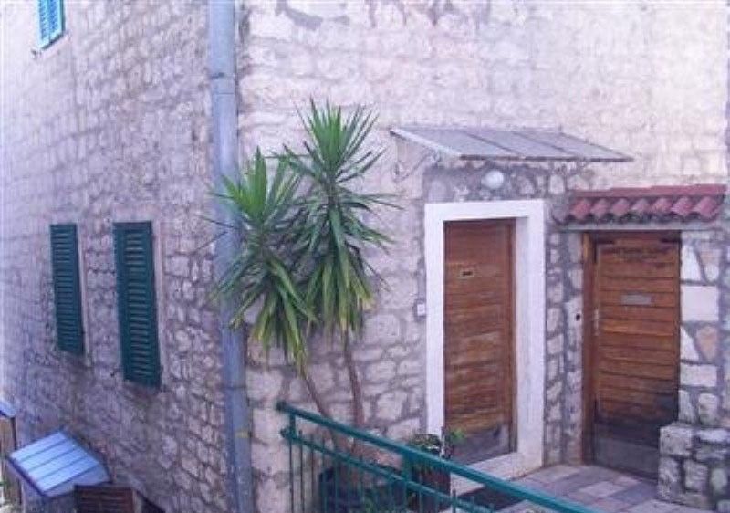 Piso en Herceg-Novi, Montenegro, 79 m² - imagen 1
