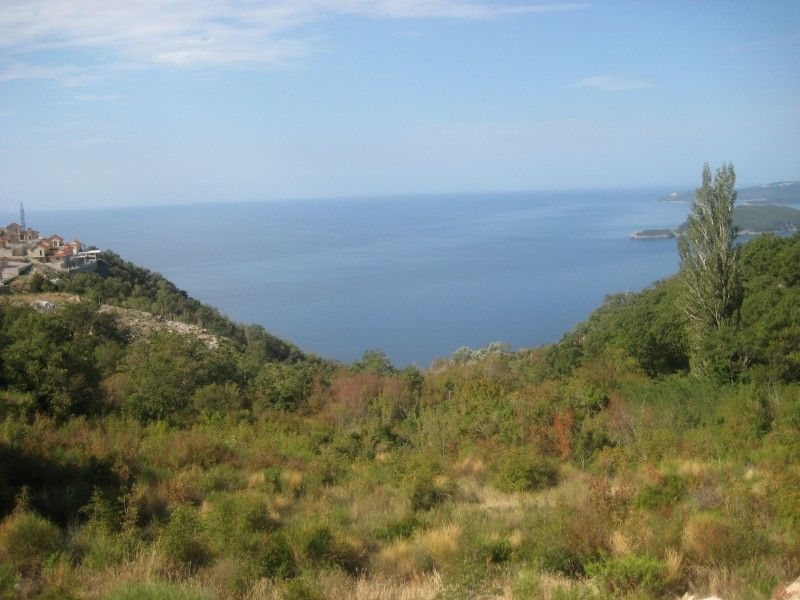 Terreno en Budva, Montenegro, 2 165 m² - imagen 1