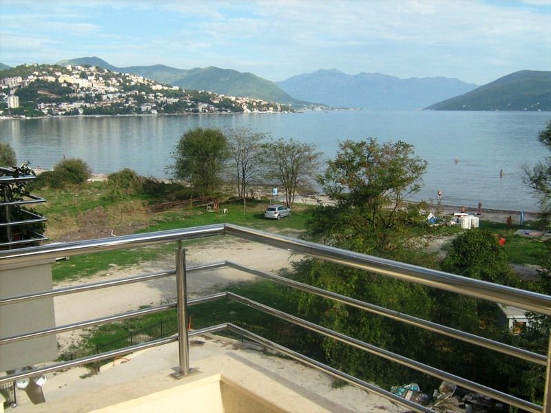 Flat in Igalo, Montenegro, 133 m² - picture 1