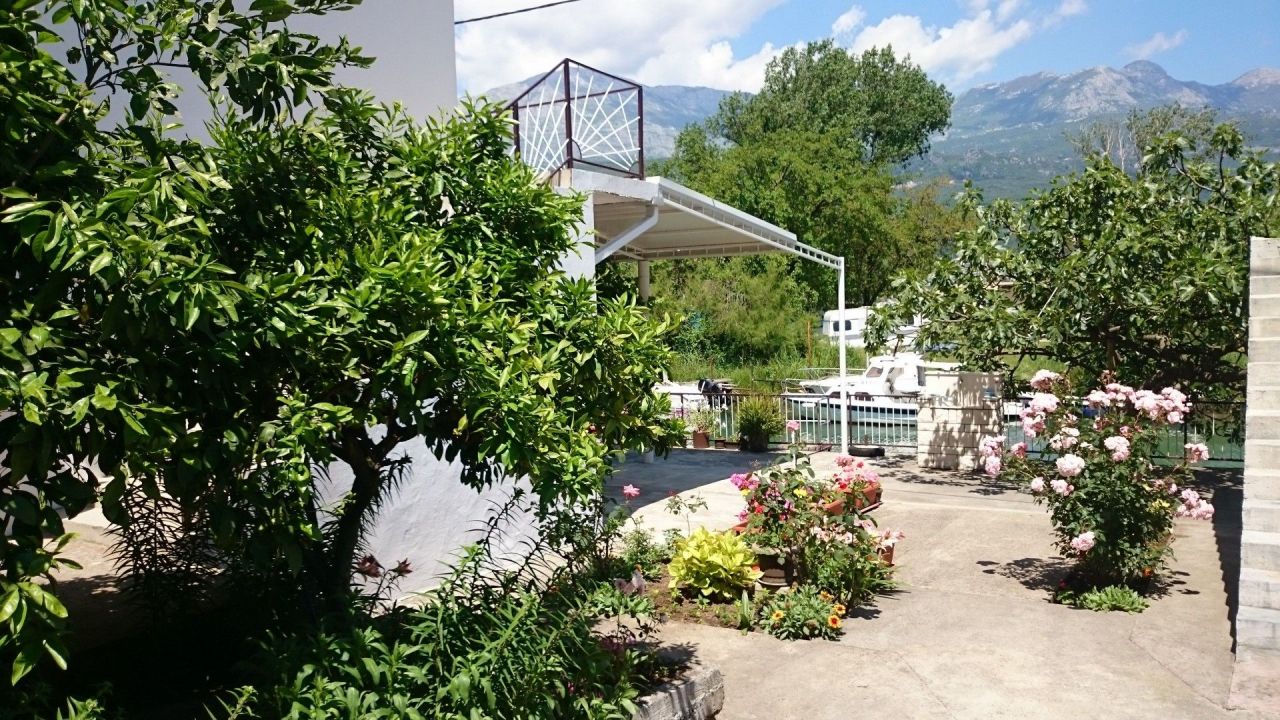 Maison à Herceg-Novi, Monténégro, 160 m² - image 1