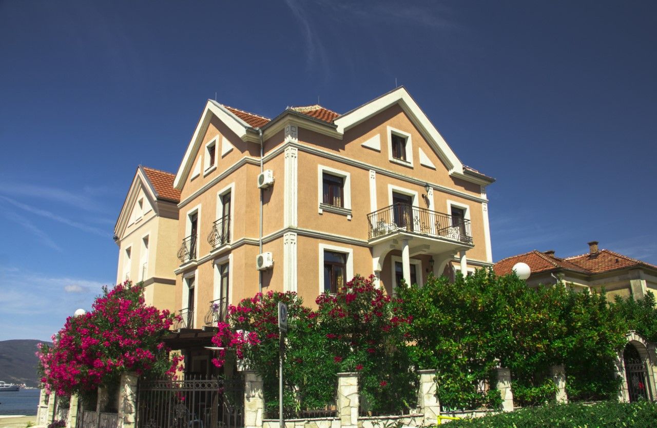 Hôtel à Tivat, Monténégro, 500 m² - image 1