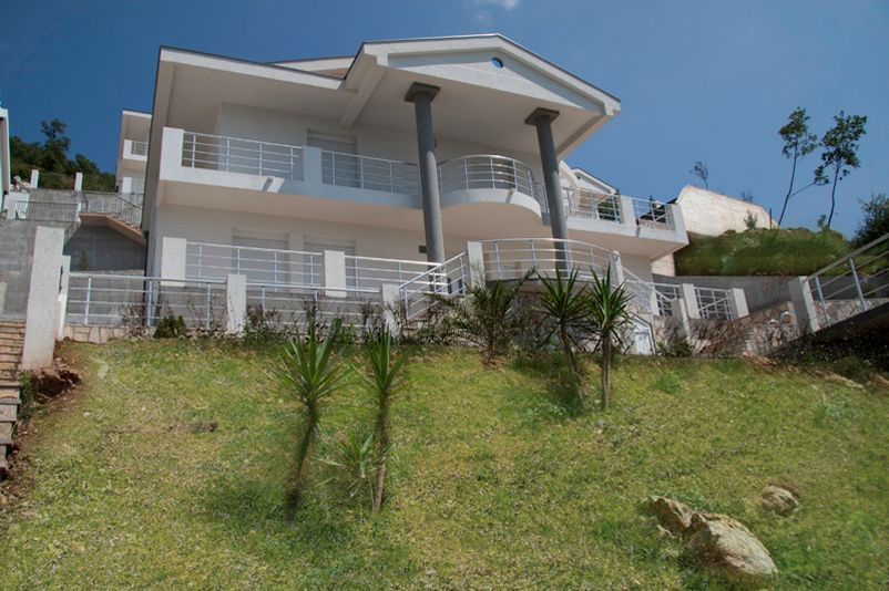 Villa en el Bar, Montenegro, 366 m² - imagen 1