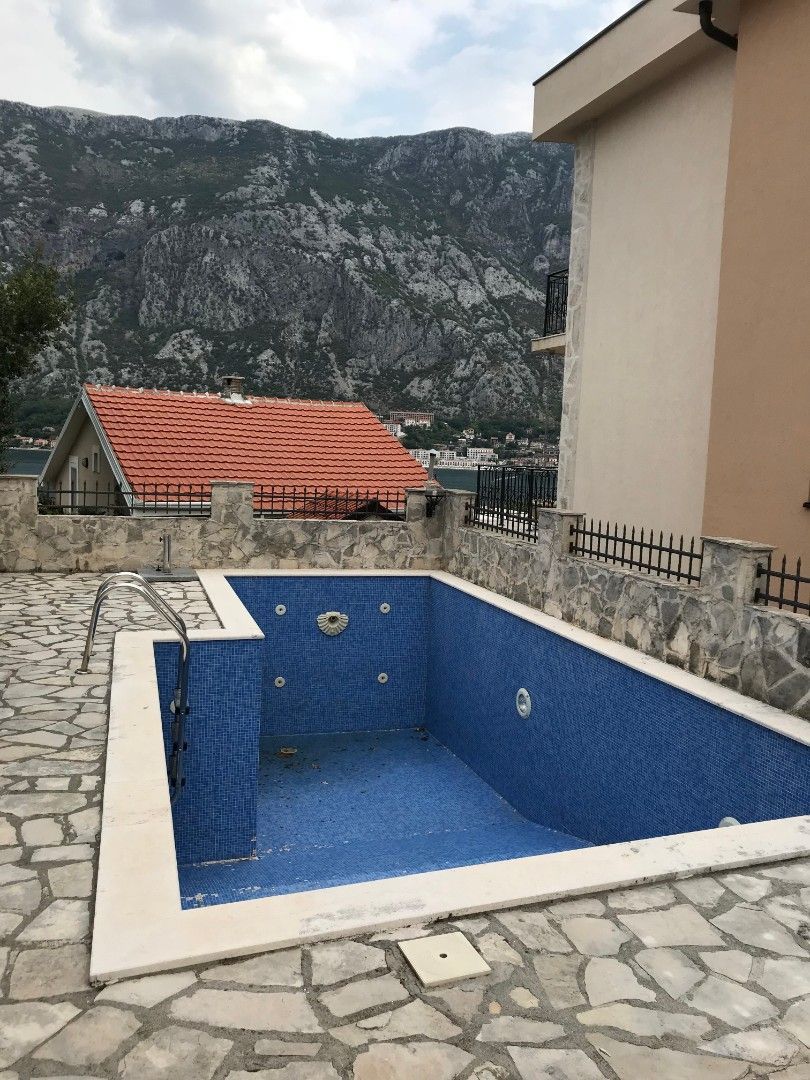 Maison à Prcanj, Monténégro, 176 m² - image 2