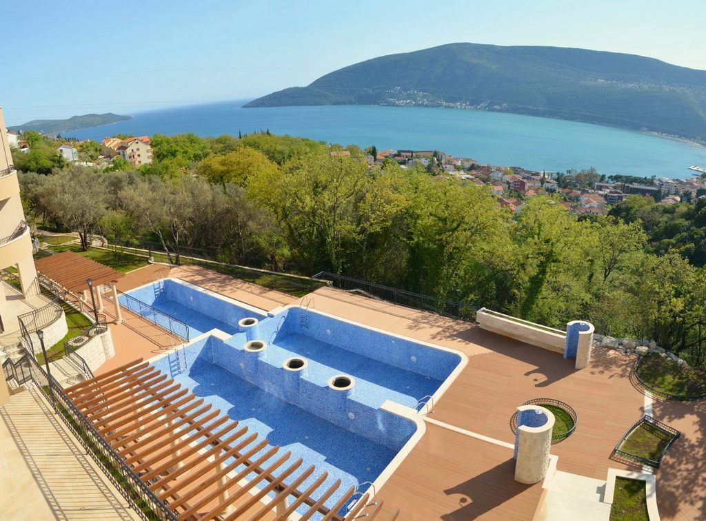 Villa en Herceg-Novi, Montenegro, 300 m² - imagen 5