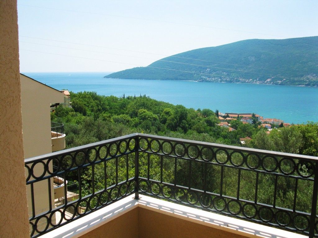 Piso en Herceg-Novi, Montenegro, 105 m² - imagen 4